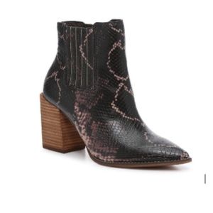 Steve Madden Acton Chelsea boot